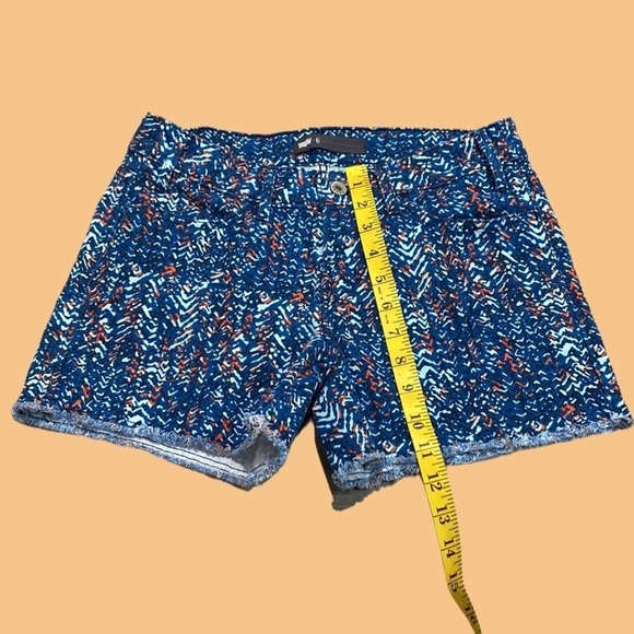 LEVI'S ABSTRACT PRINT DENIM SHORTS LOW-RISE BLUE & ORANGE SIZE 6 W28 - Picture 8 of 9